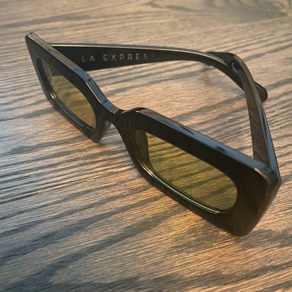 Urban Planet Yellow Lens Sunglasses - Picture 3 of 3